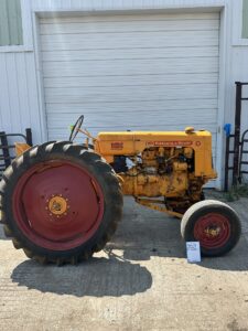 TRACTOR 152