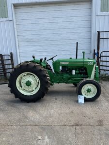 1961 Oliver TRACTOR 568