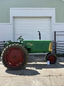 TRACTOR 163 1953 OLIVER 66 ST