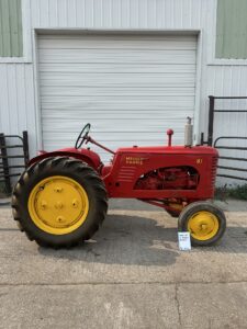 TRACTOR 125 1945 MH 81