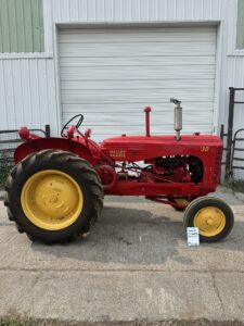 TRACTOR 129 1947 MH 30