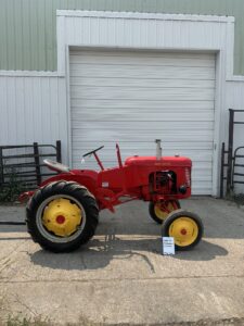 TRACTOR 143 1953 MH Pony